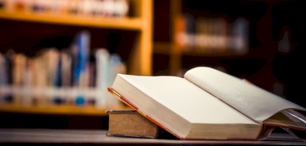 تلخيص كتاب الكون في قشرة جوز