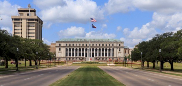 جامعة تكساس (أول مؤسسة عامة للتعليم العالي في تكساس)
