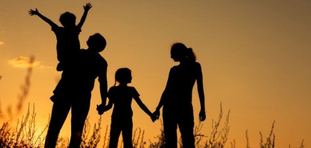 دور الأسرة في بناء شخصية الطفل