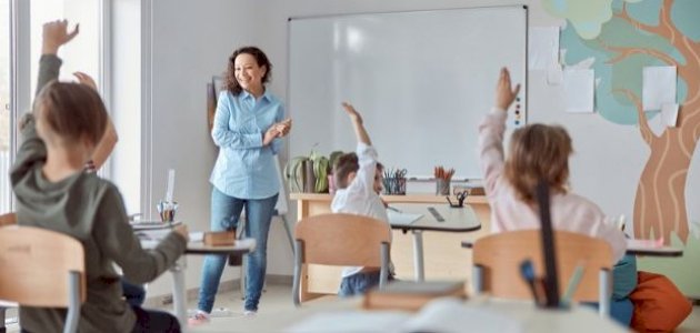 دور المعلم في استراتيجية الاستقصاء في التدريس التربوي