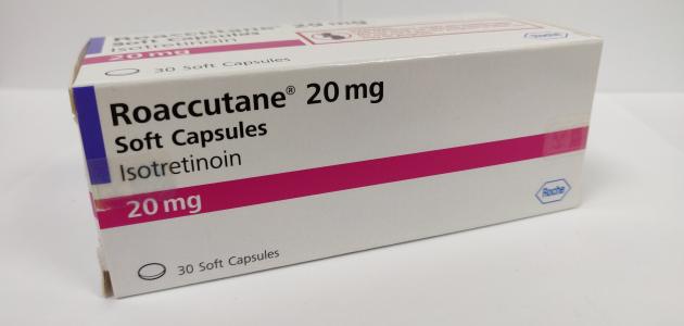 روكتان (Roaccutane) هل يفيد في علاج قشرة الرأس؟