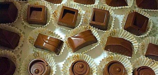 طريقة عمل قوالب الشوكولاتة المحشوة