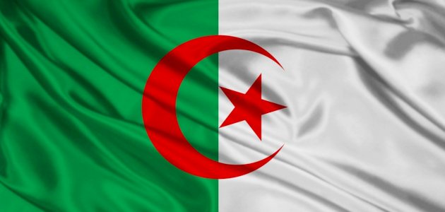علم الجزائر ألوانه ومعانيها، وسبب اختيار هذا الشكل له