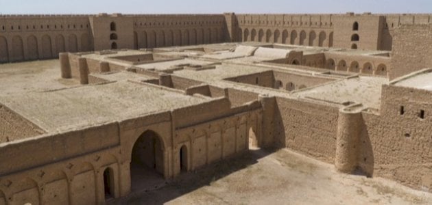 فن العمارة والزخرفة في العصر العباسي الأول وأبرز معالمها