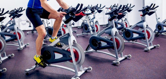 فوائد الدراجة الثابتة (Spinning) وطريقة استخدامها الصحيحة