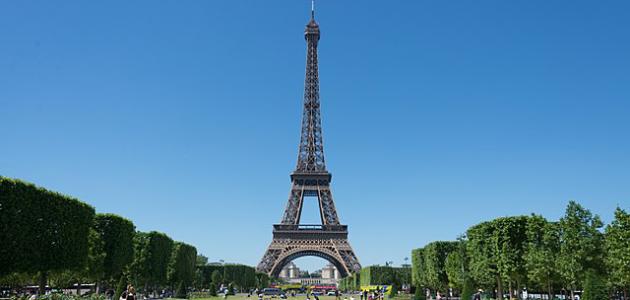 ما اسم أشهر برج في باريس