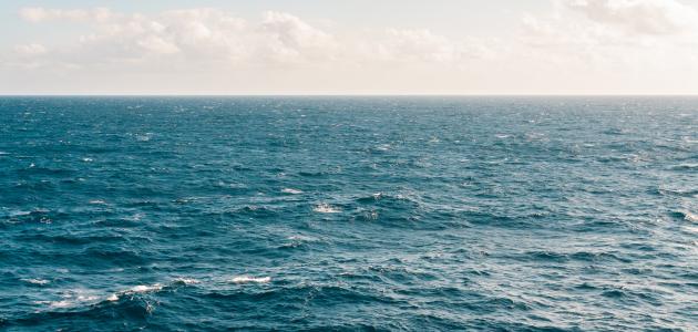 ما الفرق بين البحار والمحيطات