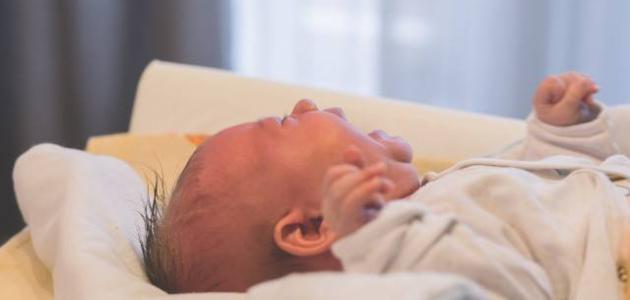 ما علاج مغص الأطفال الرضع