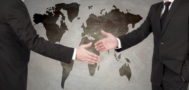 مقارنة بين نظريات العلاقات الدولية